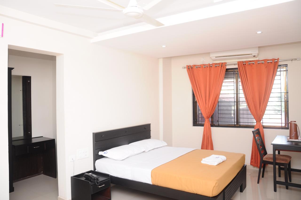Riva Residency Hotel Палакад Екстериор снимка